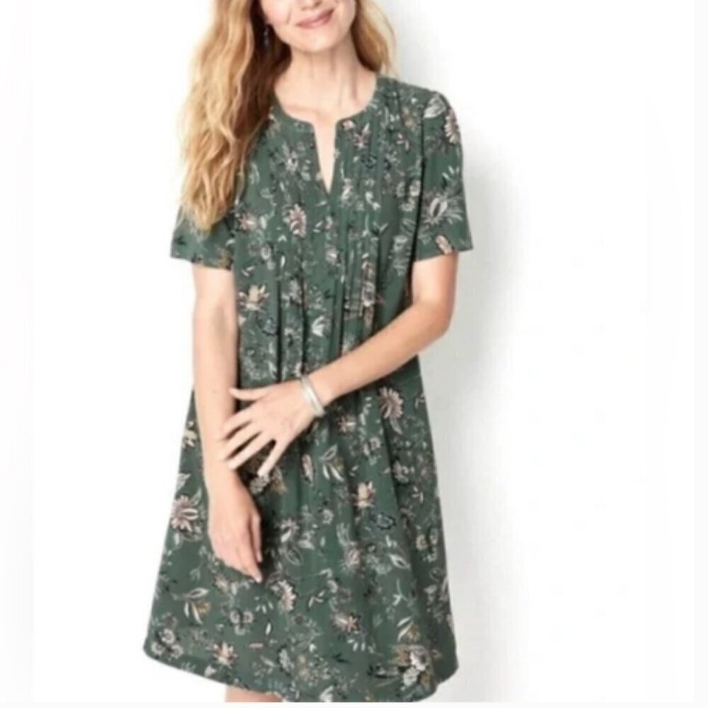 Floral Notch-Neck Short Sleeve Dress in Forest Green